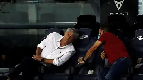 Setién, en un partido del Barcelona. Setién, en un partido del Barcelona.