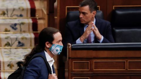 Pablo Iglesias y Pedro S&aacute;nchez en el Congreso