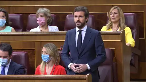 Casado, a Sánchez: "No le vendría mal escuchar a un partido que ha gestionado con éxito dos epidemias y dos recesiones" Casado, a Sánchez: "No le vendría mal escuchar a un partido que ha gestionado con éxito dos epidemias y dos recesiones"