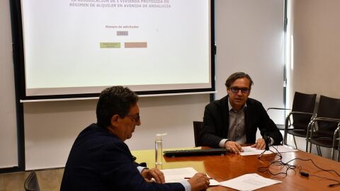 El acto de sorteo, presidido por el notario Rafael D&iacute;az Escudero, en presencia del director gerente de Emvisesa, Felipe Castro