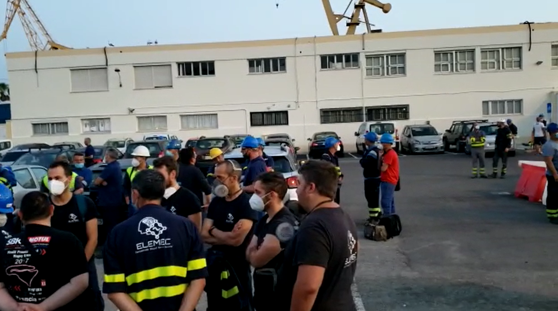 La industria del metal plantea un 'cierre patronal' en 24 horas si mañana no se reactiva la producción en los astilleros La industria del metal plantea un 'cierre patronal' en 24 horas si mañana no se reactiva la producción en los astilleros