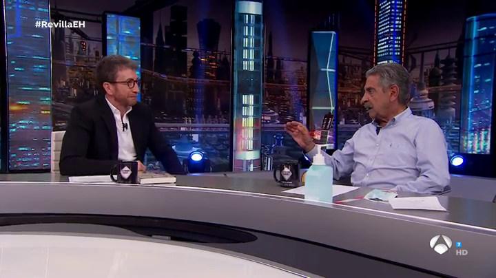 Revilla discrepa con Pablo Motos respecto a Fernando Simón: "Es fácil decir las cosas a toro pasado" Revilla discrepa con Pablo Motos respecto a Fernando Simón: "Es fácil decir las cosas a toro pasado"