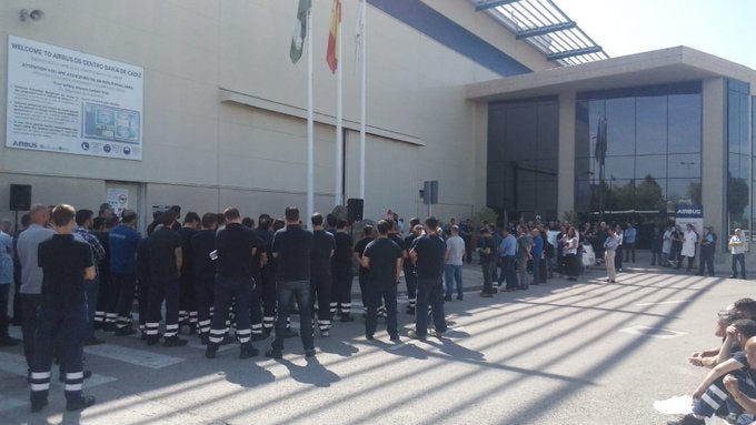 Airbus triplica en El Puerto los despidos por la bajada de producción por el coronavirus Airbus triplica en El Puerto los despidos por la bajada de producción por el coronavirus