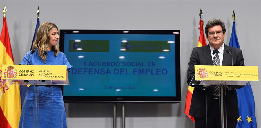 Díaz y Escrivá afirman que la nueva prórroga de los ERTE es más "sofisticada" y que ya investigan posibles fraudes Díaz y Escrivá afirman que la nueva prórroga de los ERTE es más "sofisticada" y que ya investigan posibles fraudes