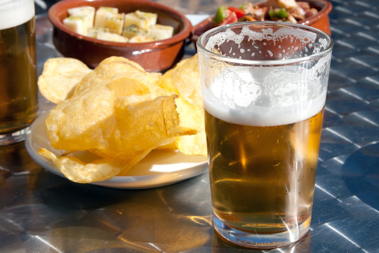 ¿Qué les gusta a los españoles tomar de aperitivo? ¿Qué les gusta a los españoles tomar de aperitivo?