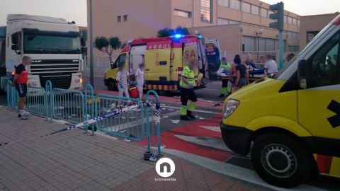 Varias dotaciones médicas tuvieron que intervenir para atender a los ciciistas atropellados. Varias dotaciones médicas tuvieron que intervenir para atender a los ciciistas atropellados.