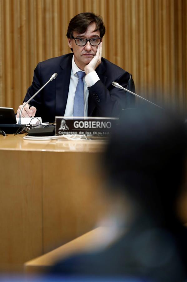 Salvador Illa reconoce que no se creó ningún comité de expertos para la desescalada al margen del CCAES Salvador Illa reconoce que no se creó ningún comité de expertos para la desescalada al margen del CCAES