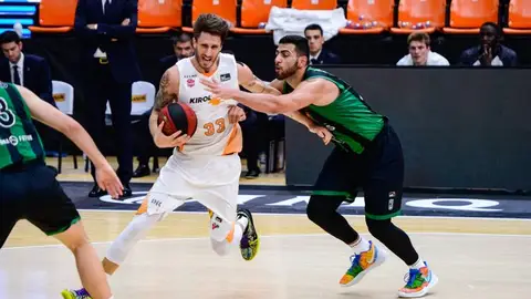Baskonia ante Juventud Baskonia ante Juventud