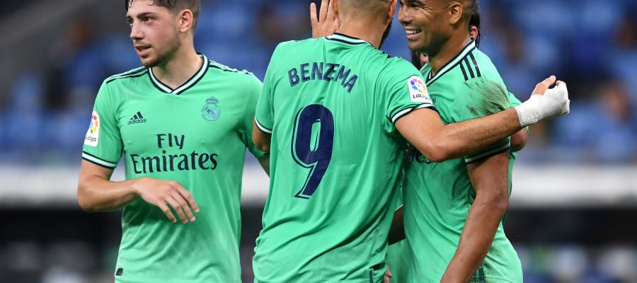 Los jugadores del Real Madrid celebran el gol de Casemiro Los jugadores del Real Madrid celebran el gol de Casemiro
