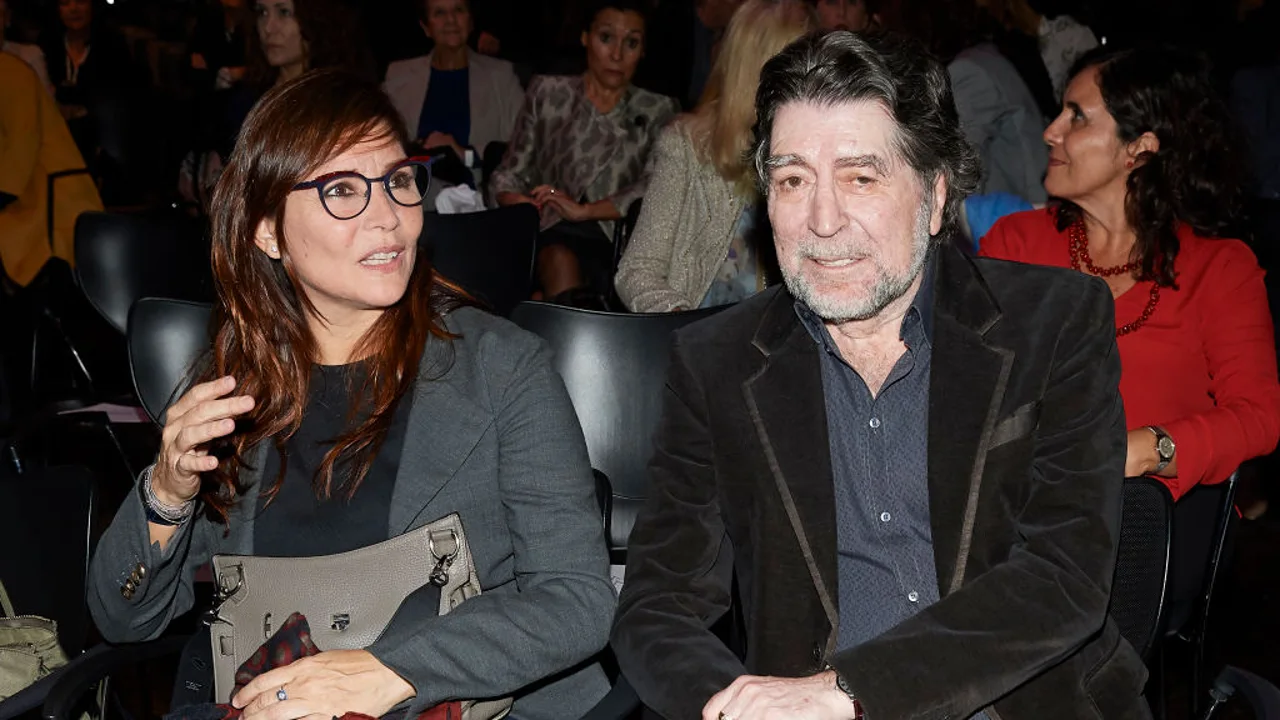 Joaquín Sabina y Jimena Coronado, durante un acto