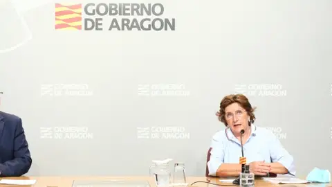 La consejera Broto y el director del IASS, Joaquín Santos. La consejera Broto y el director del IASS, Joaquín Santos.