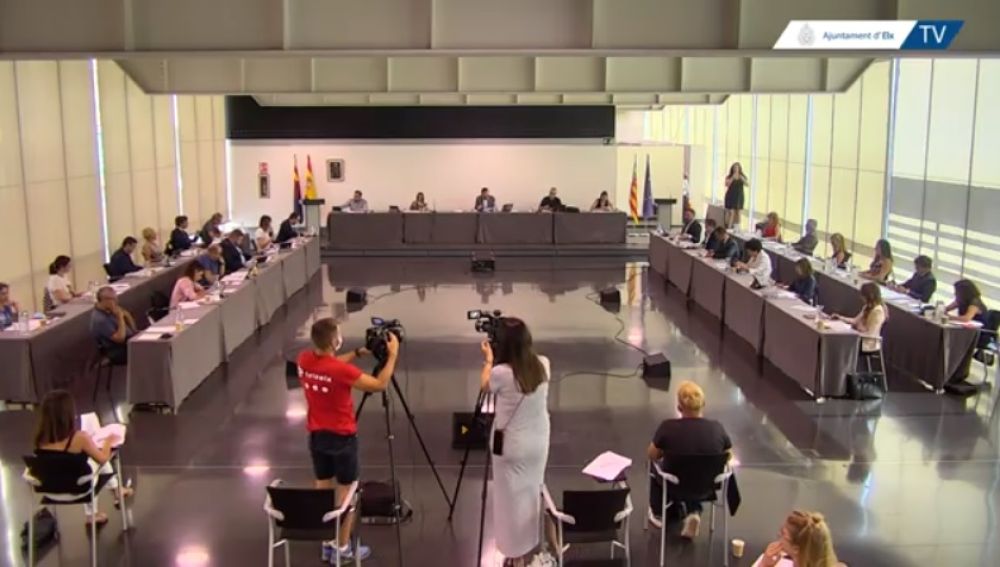 Pleno municipal del Ayuntamiento de Elche en el centro de congresos.
