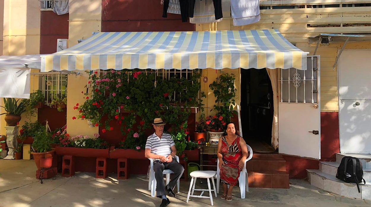 Encarnación, vecina de Las Tres Mil Viviendas de Sevilla: "En el barrio están todas las criaturas paradas" Encarnación, vecina de Las Tres Mil Viviendas de Sevilla: "En el barrio están todas las criaturas paradas"