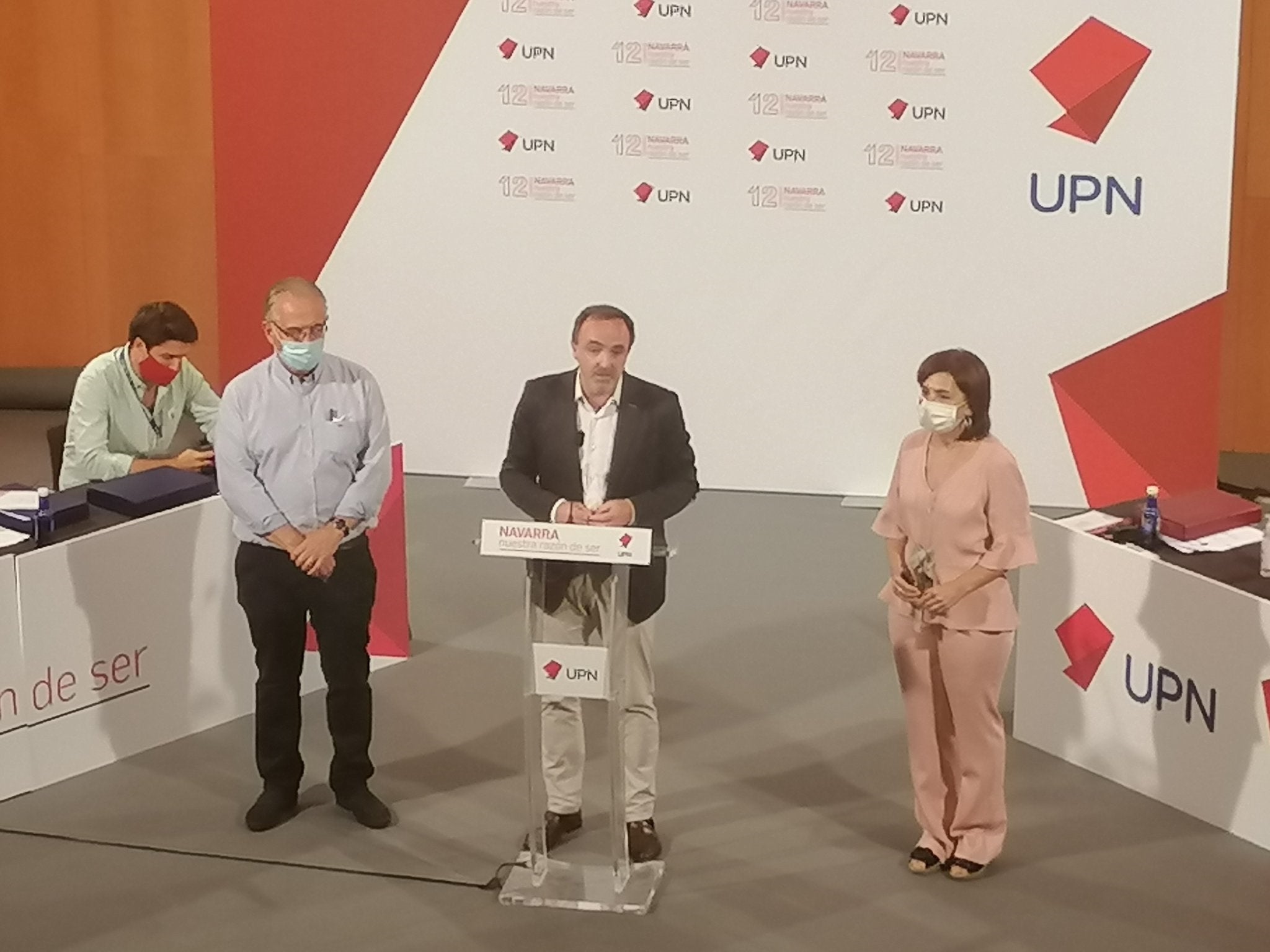 Esparza aprueba la reválida Esparza aprueba la reválida