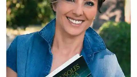 Sonsoles Ónega Sonsoles Ónega presentando su sexto libro "Mil besos prohibidos"