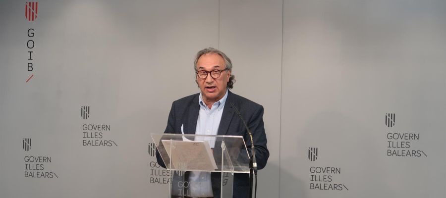 El Conseller de Educación, Martí March, en rueda de prensa. El Conseller de Educación, Martí March, en rueda de prensa.