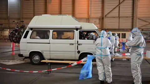 Coronavirus: personas con EPI Coronavirus: personas con EPI