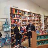 visita do alcalde de Ourense á libraría Nobel