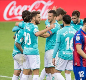 Jugadores de Osasuna celebran un gol Jugadores de Osasuna celebran un gol