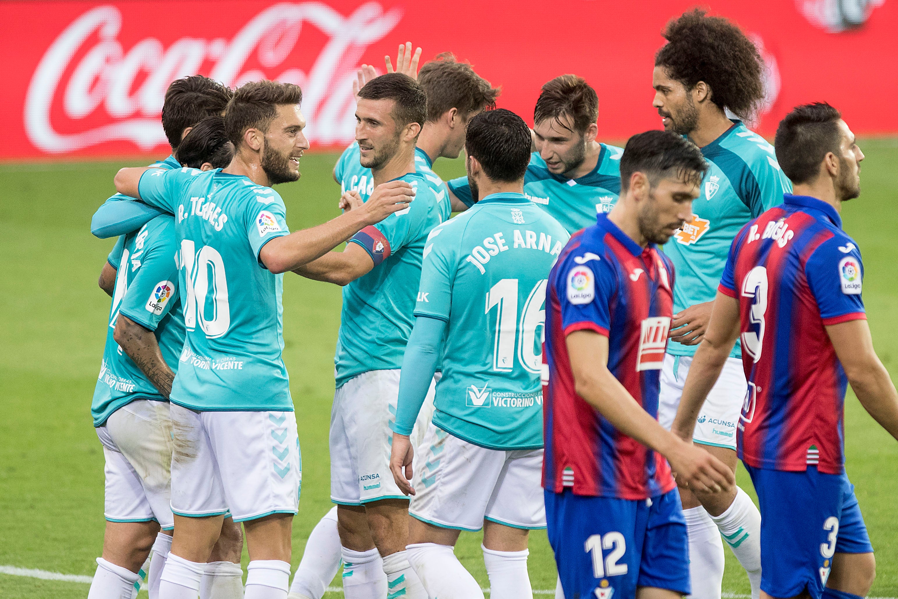 "¿Fuerte o a colocar? ¡Los magos tienen esto, la pone en la escuadra donde no llega Dmitrovic!" "¿Fuerte o a colocar? ¡Los magos tienen esto, la pone en la escuadra donde no llega Dmitrovic!"