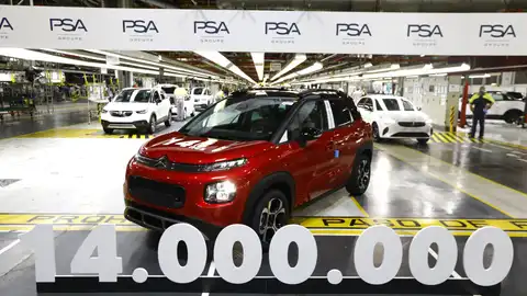 Un C3 rojo con techo negro se ha convertido en la unidad 14 millones. Un C3 rojo con techo negro se ha convertido en la unidad 14 millones.