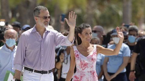 Los Reyes Don Felipe y Do&ntilde;a Letizia en un viaje a Benidorm