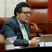 Un juez manda al banquillo al exlíder de Vox en Andalucía Francisco Serrano por fraude y estafa