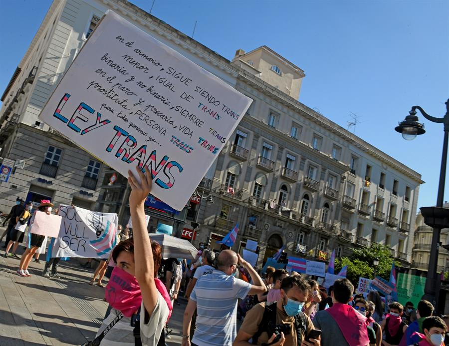 Madrid celebra el Orgullo con una marcha virtual por los derechos LGTBI Madrid celebra el Orgullo con una marcha virtual por los derechos LGTBI