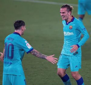 El Barcelona se agarra a la Liga con una gran victoria ante el Villarreal El Barcelona se agarra a la Liga con una gran victoria ante el Villarreal