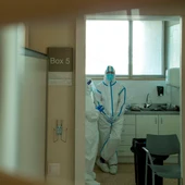 Profesionales sanitarios realizan test PCR en los Centros de Atención Primaria Profesionales sanitarios realizan test PCR en los Centros de Atención Primaria