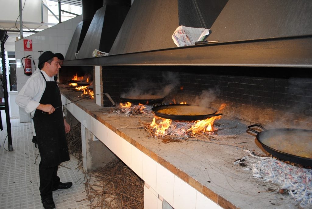 Restaurante Arrocería El Sarmiento reúne la esencia de la cocina mediterránea con sus arroces con sarmiento de vid Restaurante Arrocería El Sarmiento reúne la esencia de la cocina mediterránea con sus arroces con sarmiento de vid