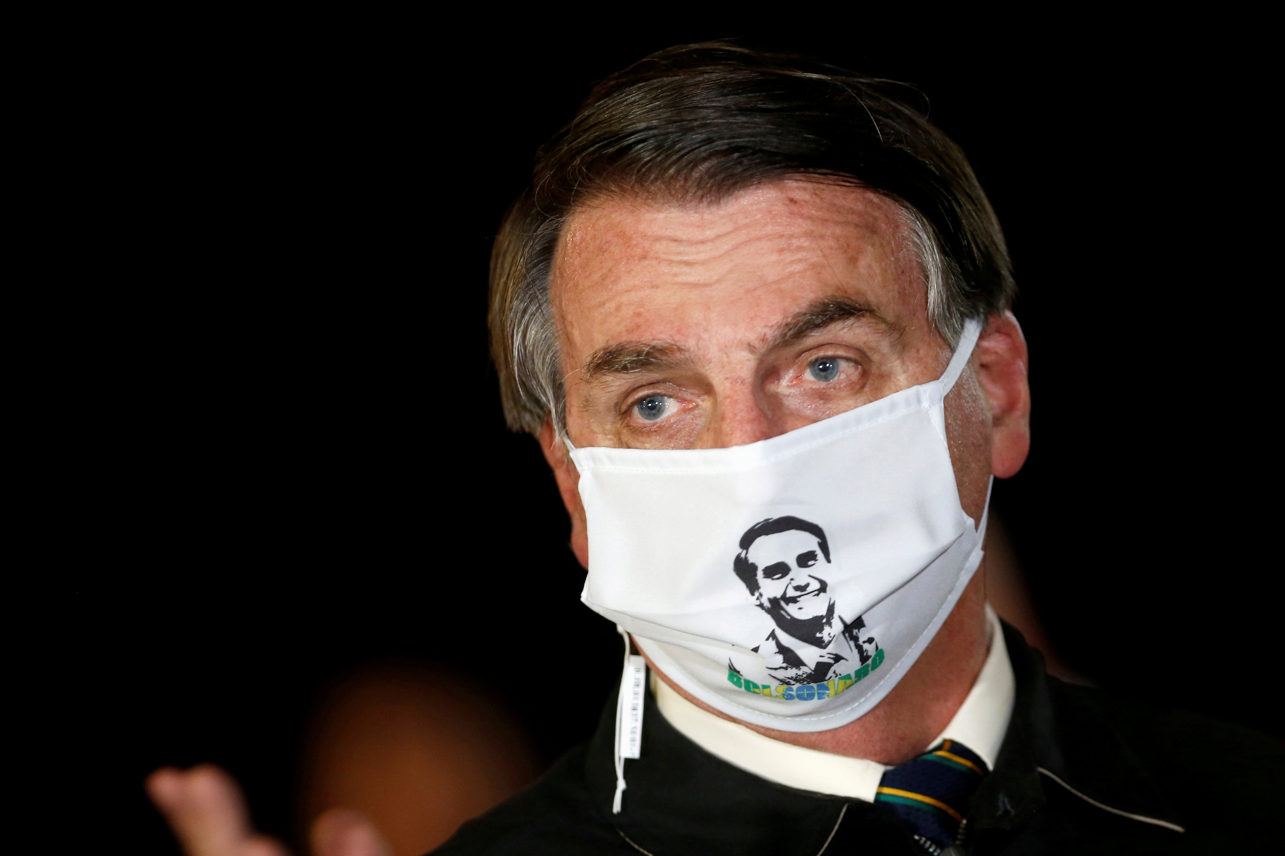 El presidente de Brasil Jair Bolsonaro da positivo en coronavirus El presidente de Brasil Jair Bolsonaro da positivo en coronavirus