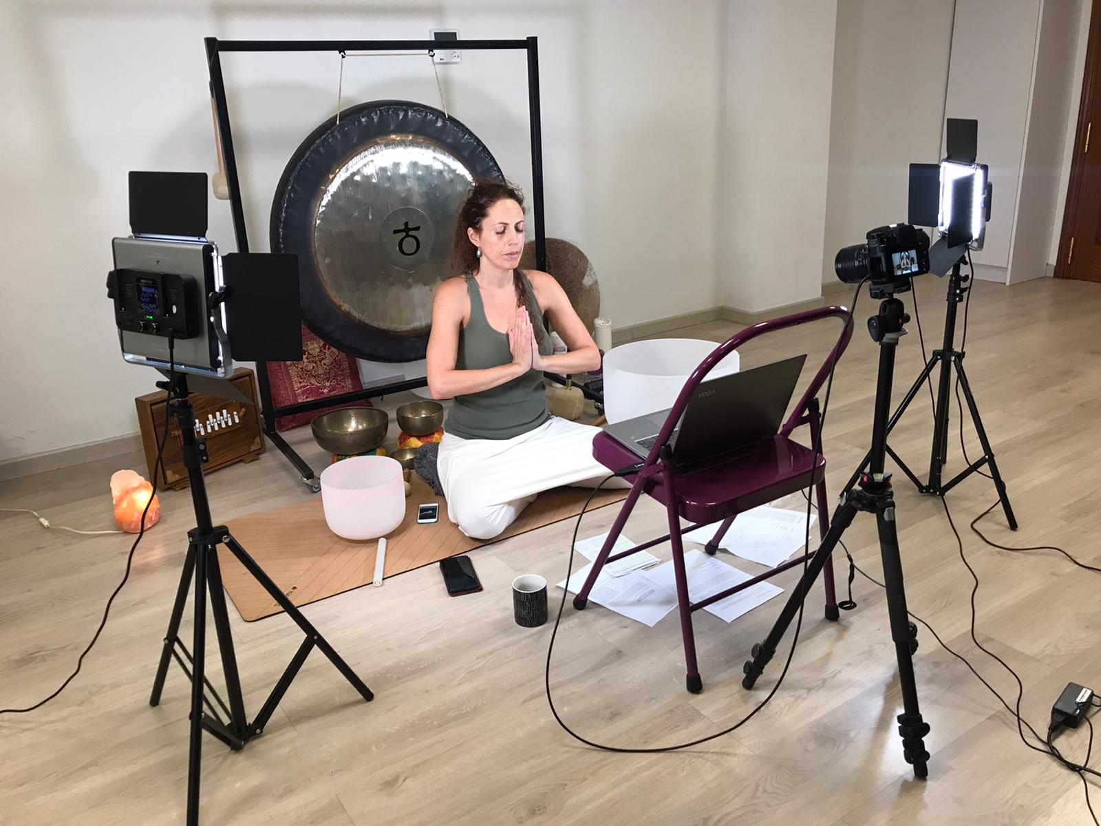 ¿Quieres equilibrarte de forma física, mental y espiritual a través de Prácticas de Kundalini Yoga y Viniyoga? ¿Quieres equilibrarte de forma física, mental y espiritual a través de Prácticas de Kundalini Yoga y Viniyoga?