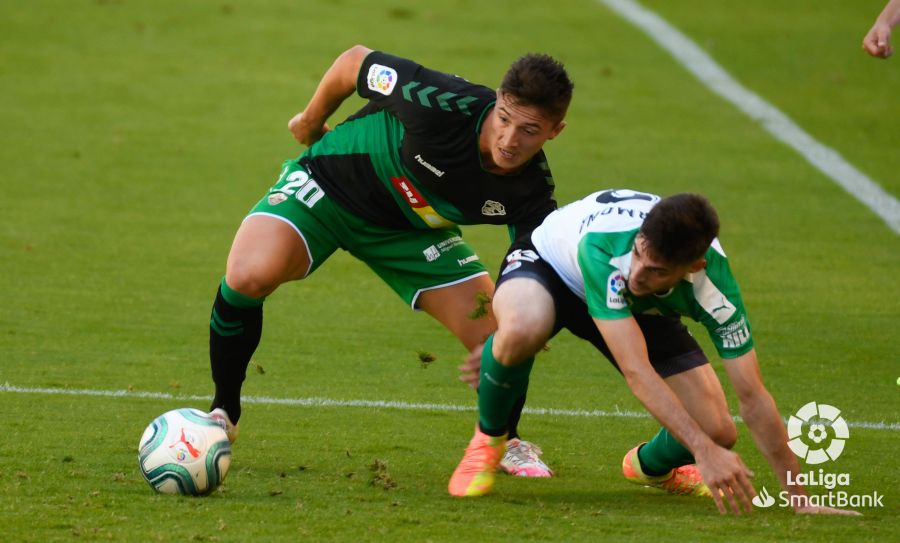 Dani Escriche se queda en el Elche cedido con opción de compra Dani Escriche se queda en el Elche cedido con opción de compra