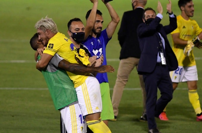 Goles del Huesca 0 - 2 Cádiz: Una gran defensa del Cádiz le da la victoria en Huesca Goles del Huesca 0 - 2 Cádiz: Una gran defensa del Cádiz le da la victoria en Huesca