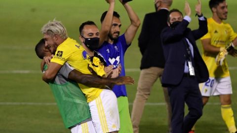 Los futbolistas del C&aacute;diz celebrando