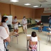 Pilar Zamora en una de las clases de la Escuela Municpal de Verano del Colegio Público Ferroviario