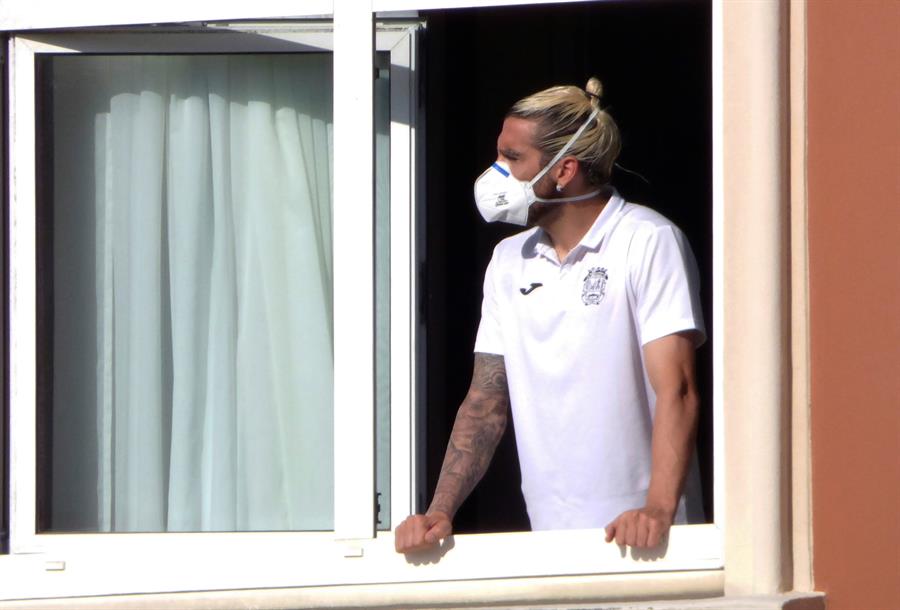 Un jugador del Fuenlabrada es trasladado al hospital de La Coruña Un jugador del Fuenlabrada es trasladado al hospital de La Coruña