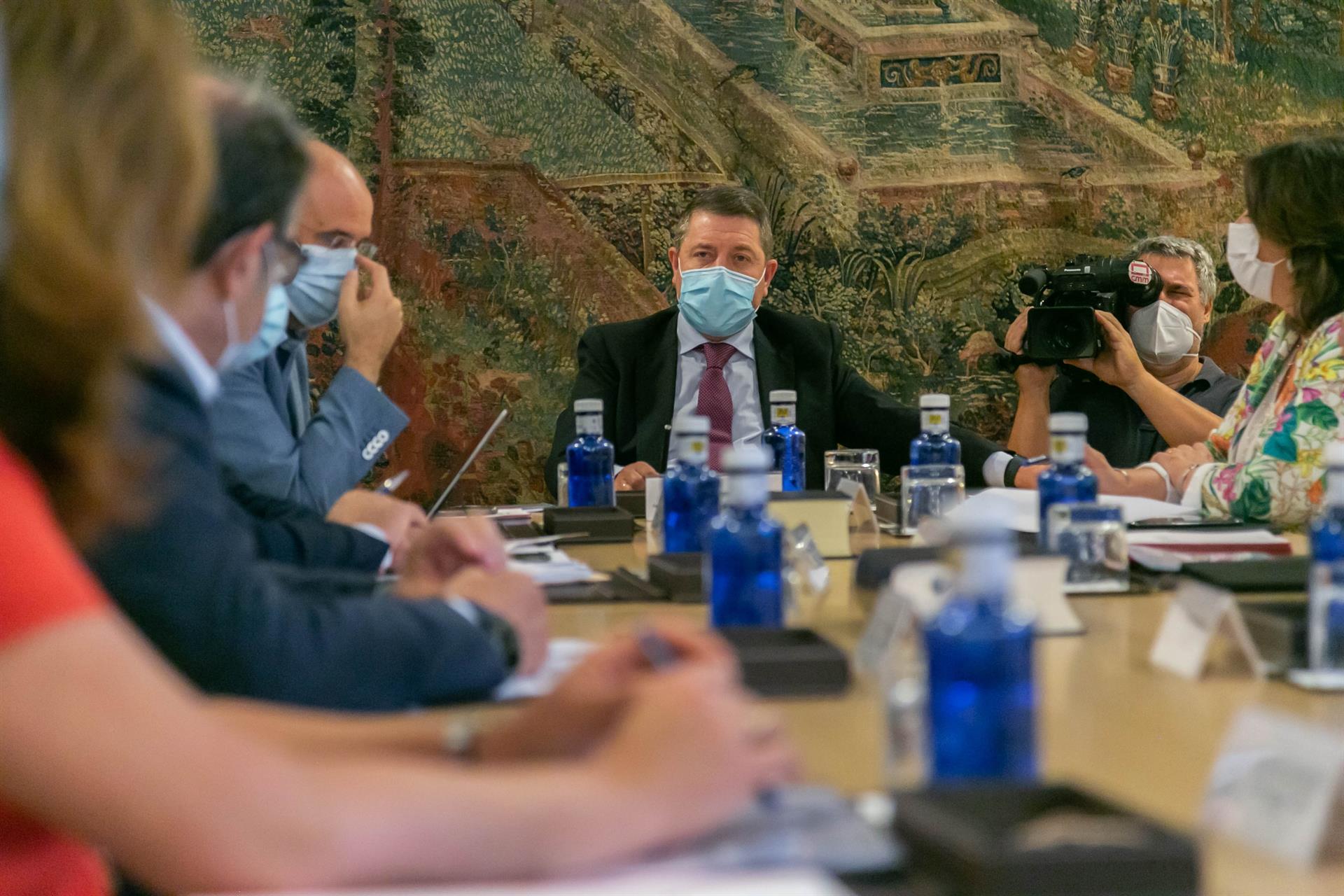 CLM obligará a los locales de ocio nocturno a registrar teléfonos de usuarios para localizarlos en caso de brotes CLM obligará a los locales de ocio nocturno a registrar teléfonos de usuarios para localizarlos en caso de brotes