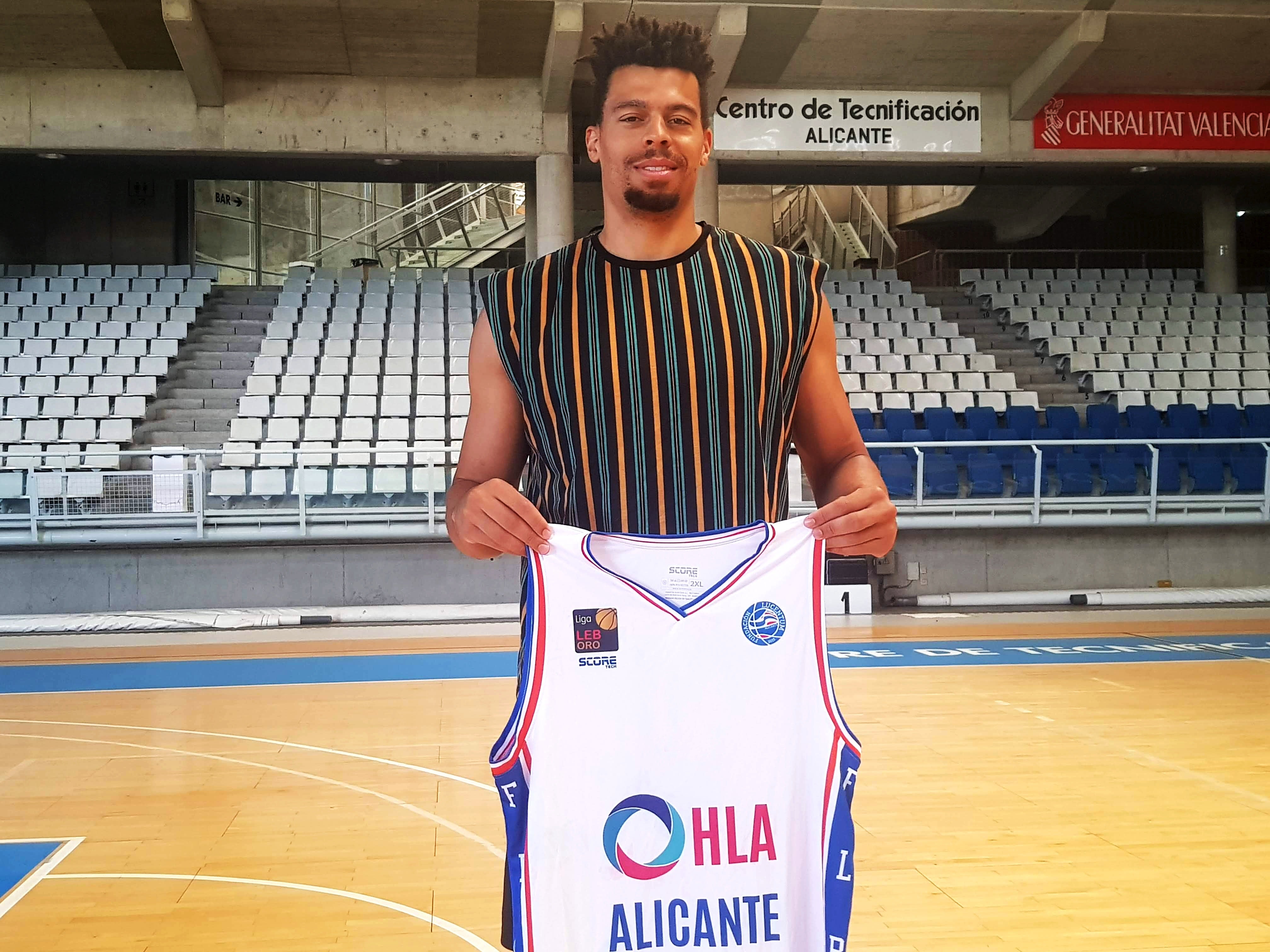 El HLA Alicante apuntala su juego interior con el danés Zohore El HLA Alicante apuntala su juego interior con el danés Zohore