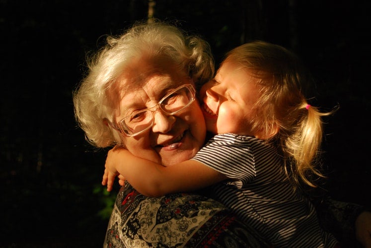 Loli y Lola, abuela y nieta, se reencuentran casi tres meses después: "Ojalá ese virus malo no vuelva nunca porque quiero estar siempre contigo" Loli y Lola, abuela y nieta, se reencuentran casi tres meses después: "Ojalá ese virus malo no vuelva nunca porque quiero estar siempre contigo"