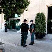 Registro de la guardia civil en la sede de la Autoridad Portuaria de Baleares en Palma