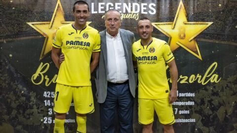 Roig junto a Cazorla y Bruno