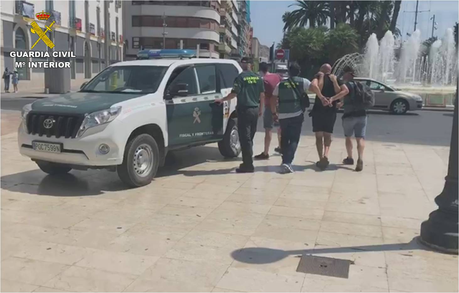 La Guardia Civil desarticula una organización de traficantes de droga con puntos de venta en Novelda, Guardamar del Segura y Madrid La Guardia Civil desarticula una organización de traficantes de droga con puntos de venta en Novelda, Guardamar del Segura y Madrid