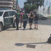Momento de la detención en Alicante de dos integrantes del grupo de traficantes.