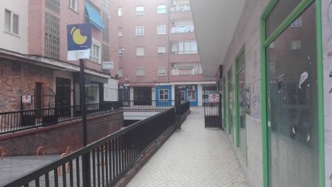 El local de copas est&aacute; situado en el pasaje General Rey