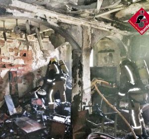 El incendio se ha producido en una vivienda situada en la Avenida de la Libertad en Elche El incendio se ha producido en una vivienda situada en la Avenida de la Libertad en Elche