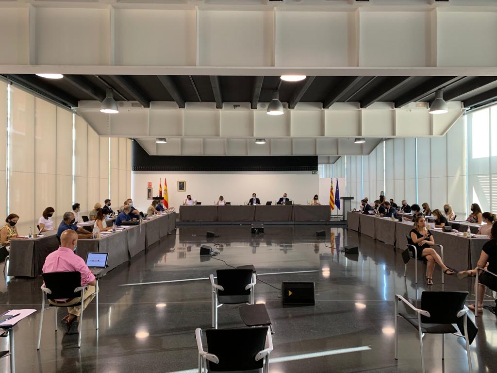 Compromís se queda solo en Elche reclamando la retirada del nombre de la avenida dedicada a Juan Carlos I Compromís se queda solo en Elche reclamando la retirada del nombre de la avenida dedicada a Juan Carlos I