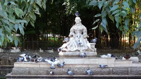 Estatua de Carolina Coronado en Badajoz Estatua de Carolina Coronado en Badajoz