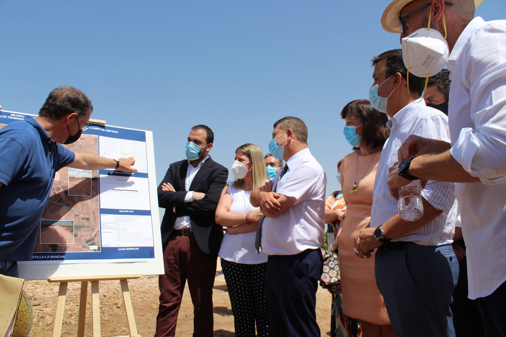 El presidente autónomo Emiliano García Page visita el Camino del Cirujano junto a autoridades regionales y locales El presidente autónomo Emiliano García Page visita el Camino del Cirujano junto a autoridades regionales y locales